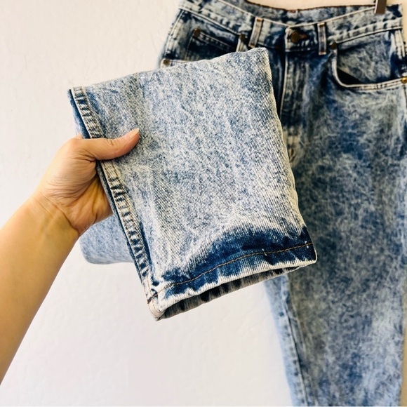 CHIC USA Acid Washed High Waisted Mom Jeans 14 - Picture 3 of 11